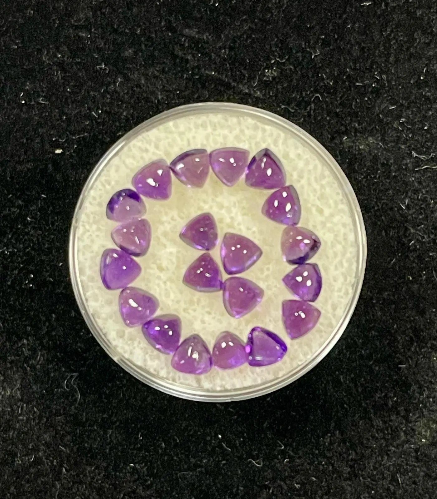 AAA+ Certified 20 Pieces, Purple Amethyst Hearts(Trillion Cab) Shaped Brazil Gemstone Weight 5.59 Ct. Size 4 mm. ABC Jewelries